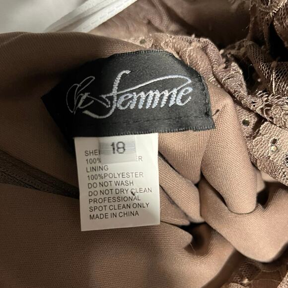 La Femme Portrait Neck Embellished Lace Linen Trumpet Evening Gown Cocoa Sz 18 - Picture 4 of 7